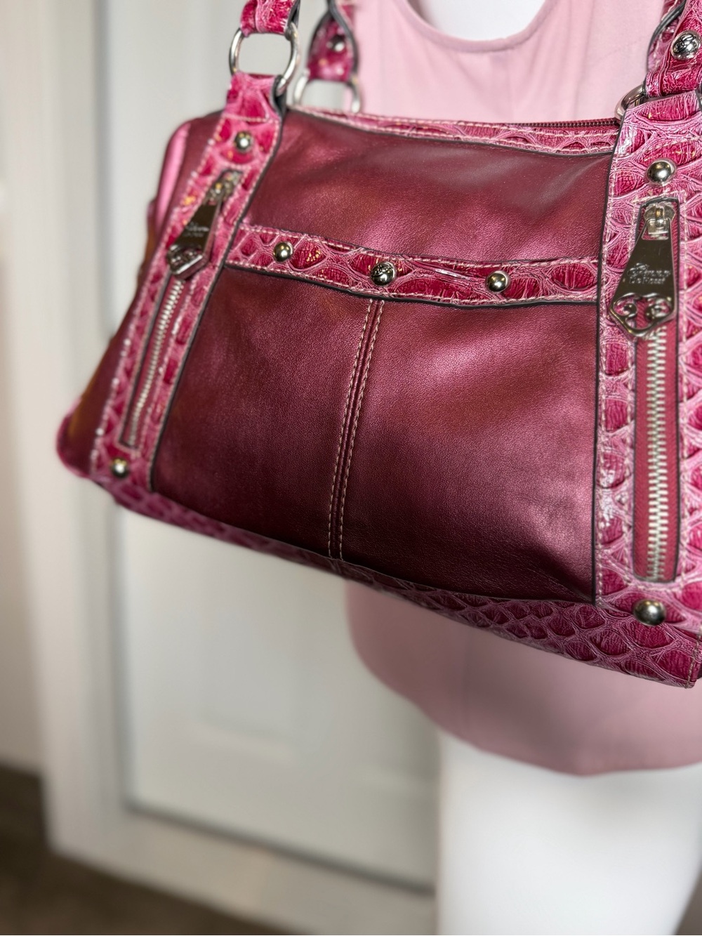 Genna De Rossi~Burgundy~Faux Leather~Croc-Embossed Detail~Double Strap~Handbag - Picture 4 of 16